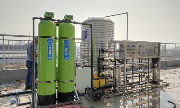 国塑管业2吨直饮水设备